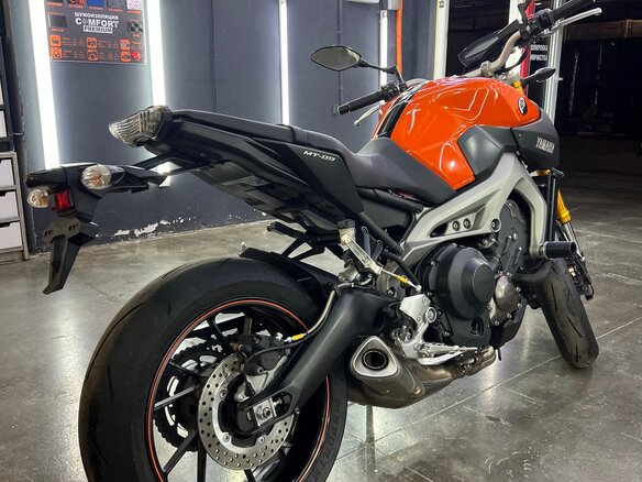 2014 Yamaha MT-09 (FZ-09), оранжевый - вид 3