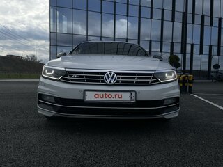 2018 Volkswagen Passat B8, белый, 2640000 рублей, вид 2