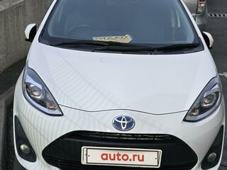 2017 Toyota Aqua I Рестайлинг 2, белый, 910000 рублей, вид 1