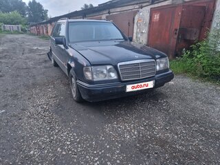 1995 Mercedes-Benz E-Класс 220 I (W124), синий, 300000 рублей, вид 2