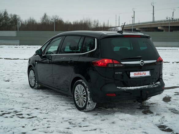 2017 Opel Zafira C Рестайлинг, чёрный, 1320000 рублей - вид 3