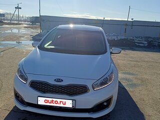2018 Kia Ceed II Рестайлинг, белый, 1400000 рублей, вид 1