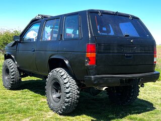1990 Nissan Terrano I, чёрный, 850000 рублей, вид 3