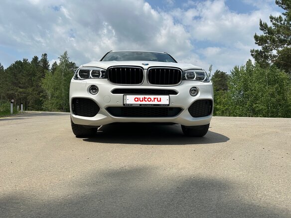 2017 BMW X5 30d III (F15), белый, 4900000 рублей - вид 4