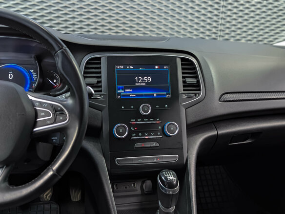 2017 Renault Megane IV, серый, 1230000 рублей - вид 15