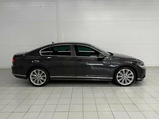 2017 Volkswagen Passat B8, серый, 2405000 рублей, вид 4