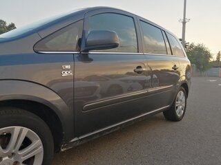 2011 Opel Zafira B Рестайлинг, серый, 900000 рублей, вид 5