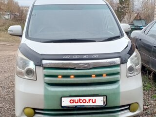 2007 Toyota Noah II (R70), белый, 1000000 рублей, вид 1