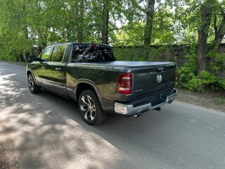 2018 Ram 1500 Crew Cab V, серый, 5800000 рублей, вид 5