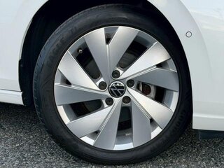 2023 Volkswagen Golf VIII, белый, 1389666 рублей, вид 4