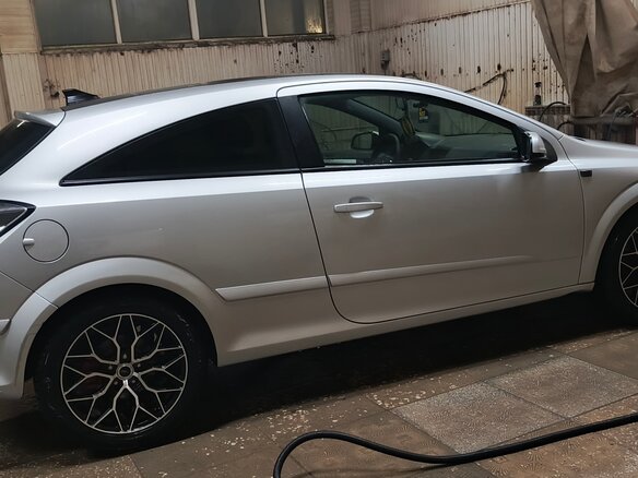 2008 Opel Astra GTC H Рестайлинг, серебристый, 650000 рублей - вид 2