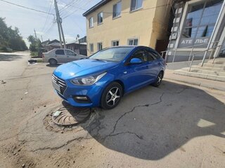 2017 Hyundai Solaris II, синий, 1100000 рублей, вид 1