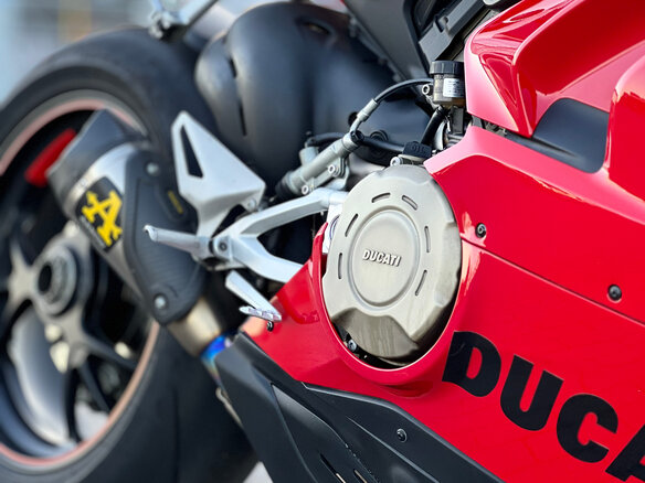 2018 Ducati Panigale V4, красный, 2050000 рублей - вид 4