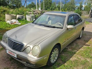 2000 Mercedes-Benz E-Класс 320 II (W210, S210) Рестайлинг, золотистый, 900000 рублей, вид 1