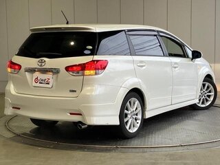 2012 Toyota Wish II Рестайлинг, белый, 1300001 рублей, вид 3
