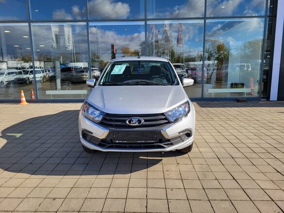 2026 Lada (ВАЗ) Granta I Рестайлинг, серебристый, 1151000 рублей - вид 1