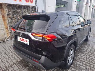 2021 Toyota RAV4 V (XA50), чёрный, 3400000 рублей, вид 3