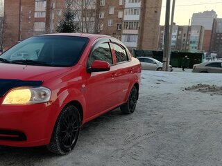 2010 Chevrolet Aveo I Рестайлинг, красный, 650000 рублей, вид 1