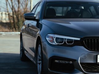 2018 BMW 5 серии 520d xDrive VII (G30/G31/G38), серый, 3900000 рублей, вид 3