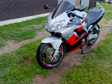 2003 Honda CBR 600F, серебристый, 460000 рублей, вид 1
