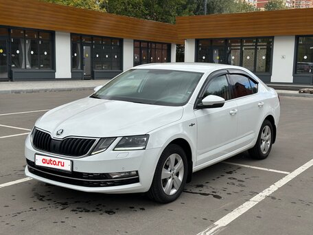 2020 Skoda Octavia III (A7) Рестайлинг, белый, 1890000 рублей, вид 1