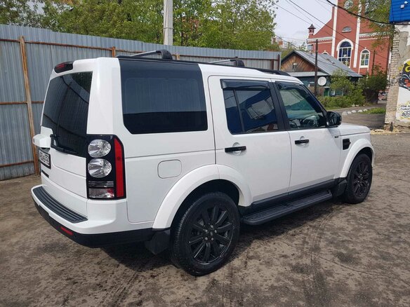2015 Land Rover Discovery IV Рестайлинг, белый, 2750000 рублей - вид 3