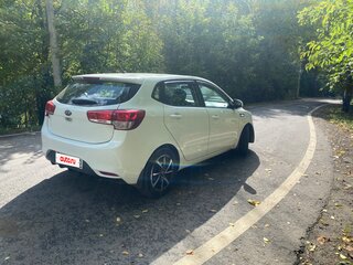 2015 Kia Rio III Рестайлинг, белый, 989898 рублей, вид 4