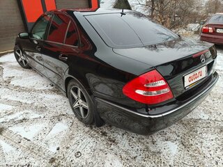 2002 Mercedes-Benz E-Класс 270 III (W211, S211), чёрный, 1500000 рублей, вид 4