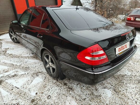 2002 Mercedes-Benz E-Класс 270 III (W211, S211), чёрный, 1500000 рублей - вид 3