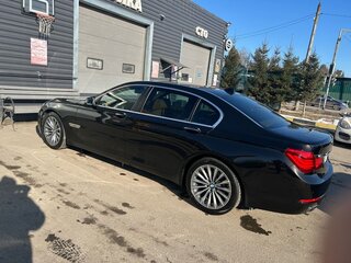 2013 BMW 7 серии Long 740Li xDrive V (F01/F02/F04) Рестайлинг, чёрный, 2100000 рублей, вид 4
