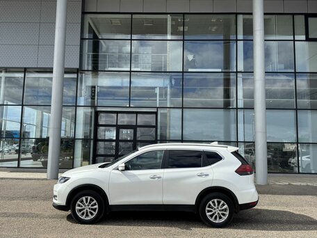 2021 Nissan X-Trail III Рестайлинг, белый, 2555000 рублей, вид 3