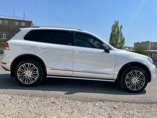 2014 Volkswagen Touareg II, белый, 4200000 рублей, вид 3