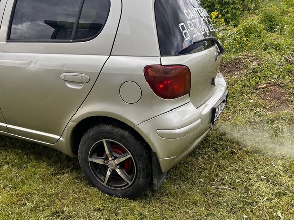 2002 Toyota Vitz I (P10), серый, 350000 рублей - вид 9