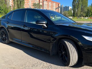 2021 Toyota Camry VIII (XV70), чёрный, 3880000 рублей, вид 5