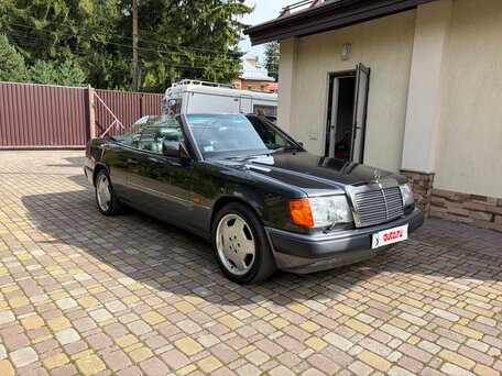 1992 Mercedes-Benz E-Класс 320 5-speed I (W124), чёрный, 3399000 рублей, вид 2