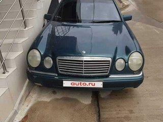 1996 Mercedes-Benz E-Класс 230 II (W210, S210), зелёный, 550000 рублей, вид 1