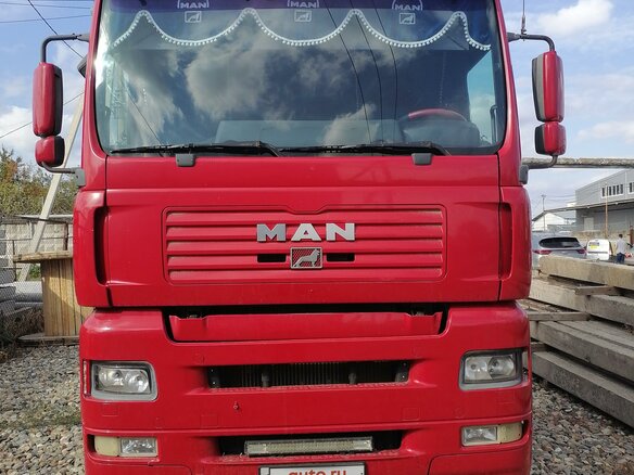 2001 MAN TGX, красный, 3000000 рублей