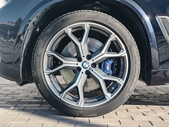 2019 BMW X5 M50d IV (G05/G18), чёрный, 6200000 рублей - вид 17