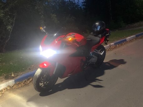 2019 Honda VFR 800, красный, 1050000 рублей, вид 1