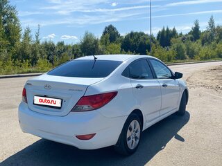 2013 Hyundai Solaris I, белый, 610000 рублей, вид 3