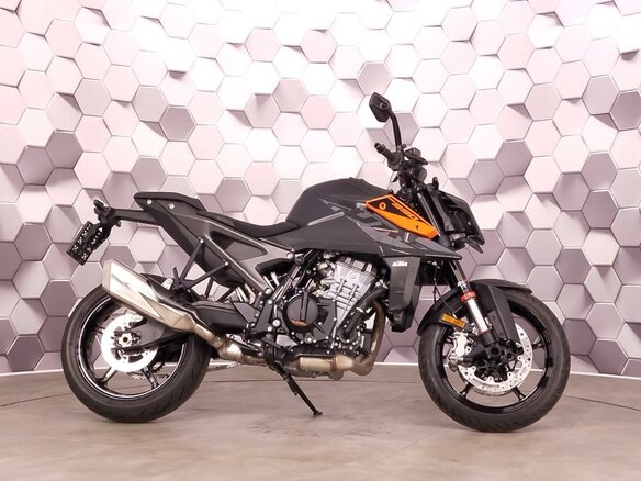 2024 KTM 990 Duke, чёрный, 1285000 рублей - вид 2