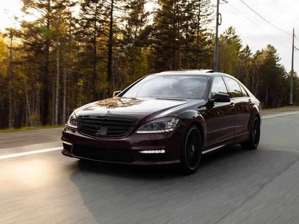 2007 Mercedes-Benz S-Класс 550 V (W221), красный, 2150000 рублей - вид 32