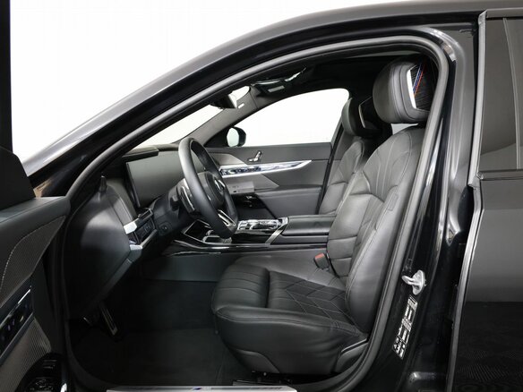 2023 BMW 7 серии 740d xDrive VII (G70), чёрный, 11223000 рублей - вид 11