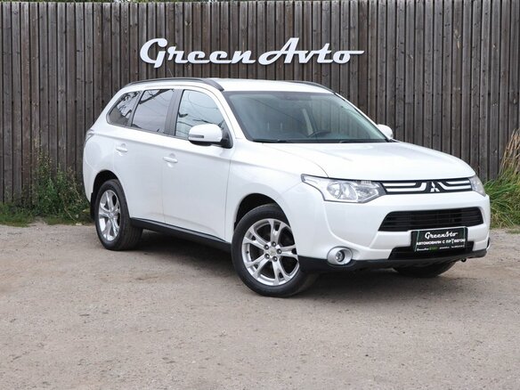 2014 Mitsubishi Outlander III, белый - вид 2
