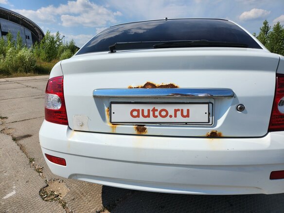 2010 Lada (ВАЗ) Priora I, белый, 300000 рублей - вид 2