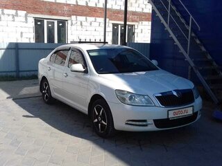 2013 Skoda Octavia II (A5) Рестайлинг, белый, 750000 рублей, вид 3