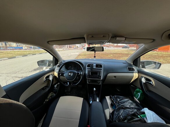 2015 Volkswagen Polo V Рестайлинг, бежевый, 1379000 рублей - вид 17