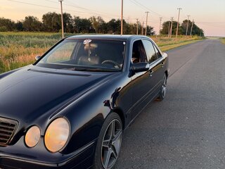 1999 Mercedes-Benz E-Класс 200 II (W210, S210) Рестайлинг, синий, 500000 рублей, вид 2