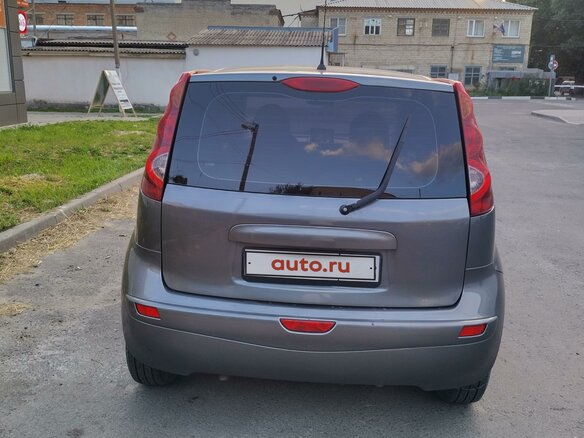 2010 Nissan Note I Рестайлинг, серый, 610000 рублей - вид 3