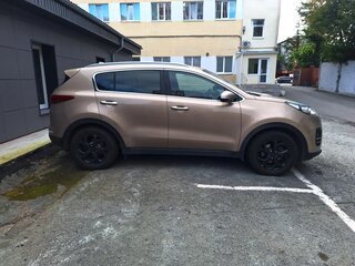 2017 Kia Sportage IV, коричневый, 1800000 рублей, вид 4